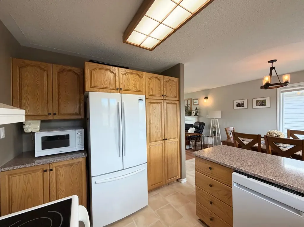 1658 Edson Drive Edson AB T7E 1G7