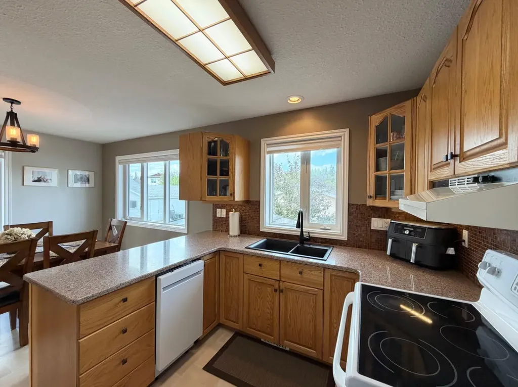 1658 Edson Drive Edson AB T7E 1G7