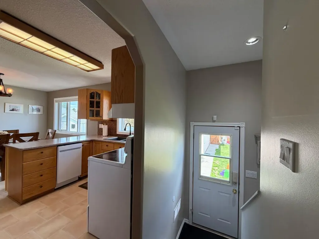 1658 Edson Drive Edson AB T7E 1G7