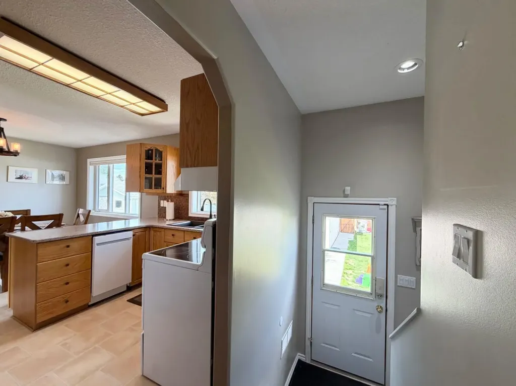 1658 Edson Drive Edson AB T7E 1G7