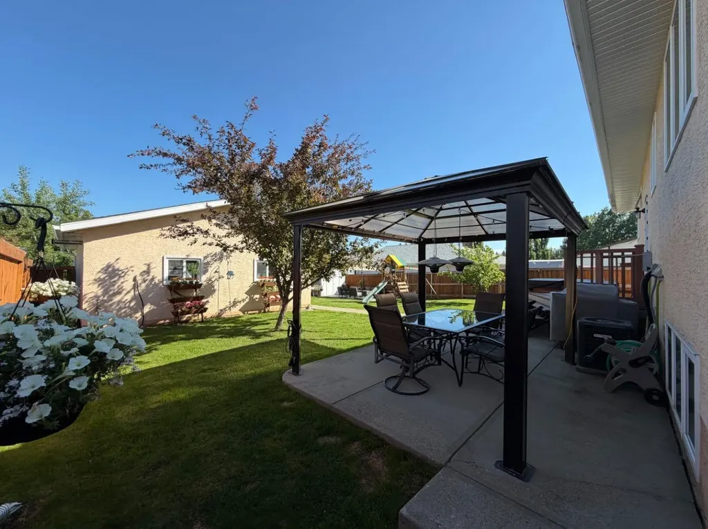 1658 Edson Drive Edson AB T7E 1G7