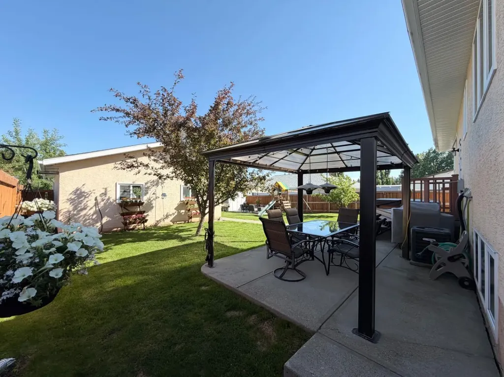 1658 Edson Drive Edson AB T7E 1G7