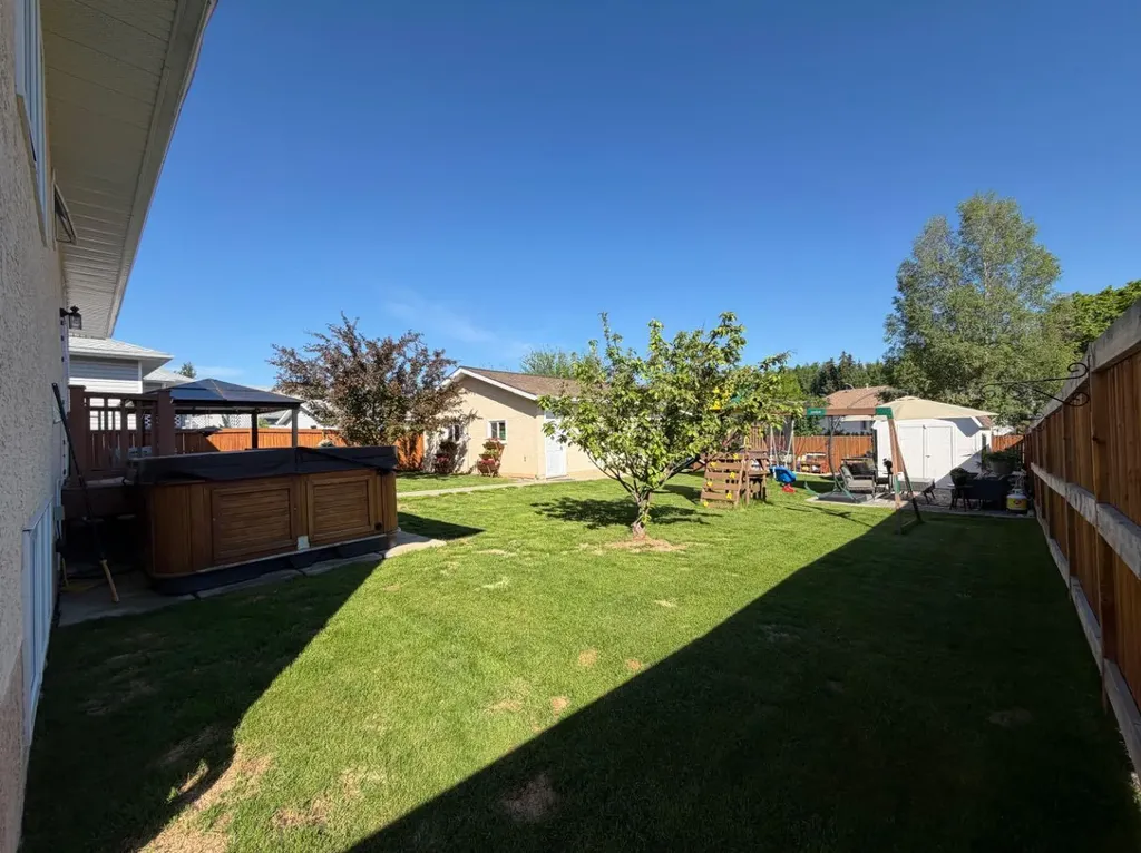 1658 Edson Drive Edson AB T7E 1G7
