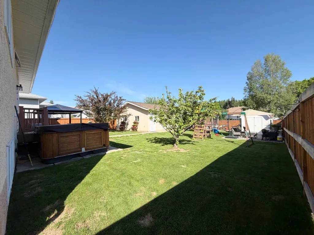 1658 Edson Drive Edson AB T7E 1G7