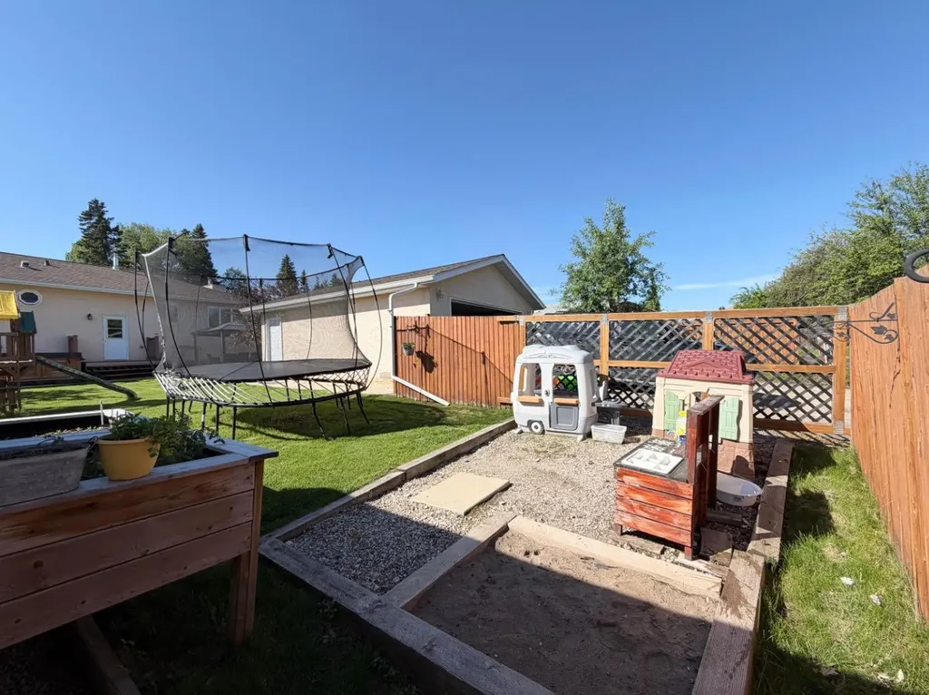 1658 Edson Drive Edson AB T7E 1G7