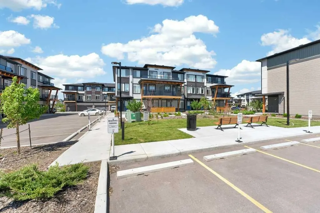 10060 46 Street NE Calgary AB T3J2H8