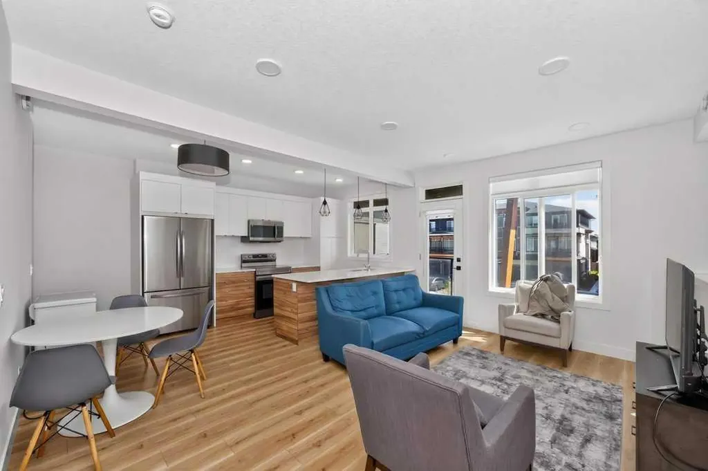 10060 46 Street NE Calgary AB T3J2H8