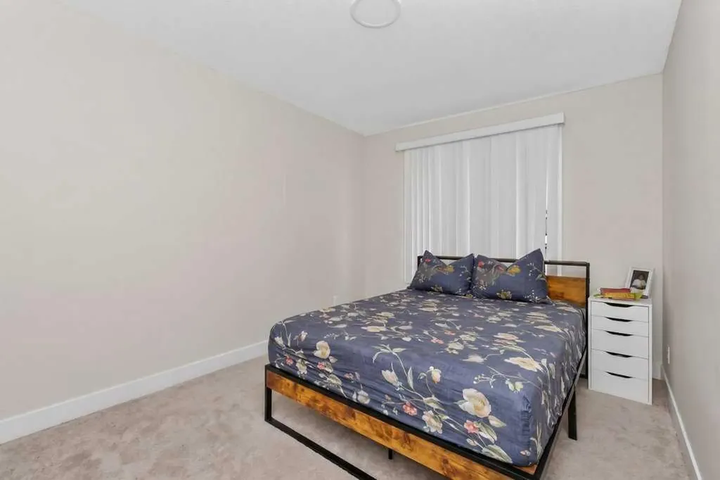 10060 46 Street NE Calgary AB T3J2H8