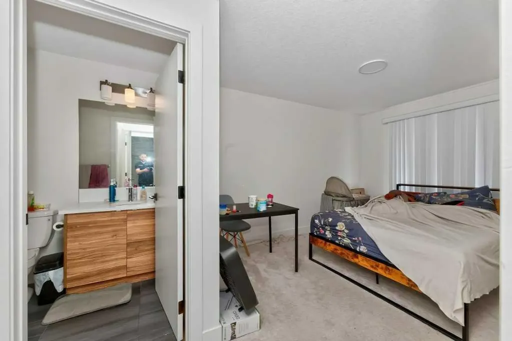 10060 46 Street NE Calgary AB T3J2H8