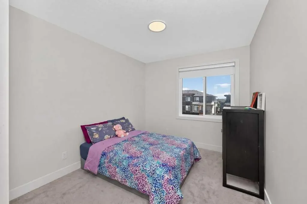 10060 46 Street NE Calgary AB T3J2H8