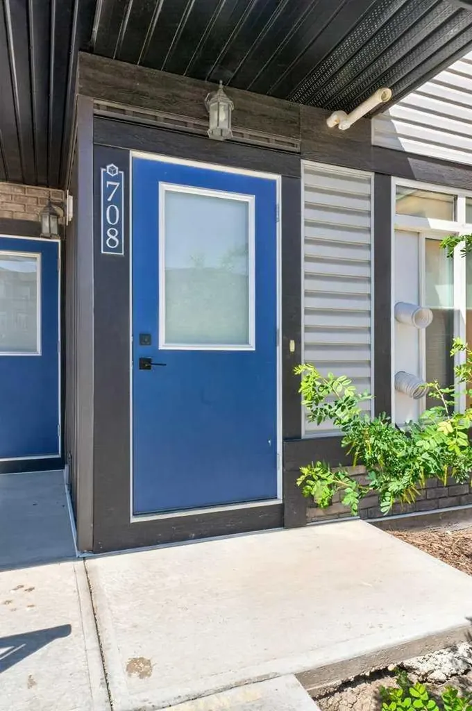 10060 46 Street NE Calgary AB T3J2H8