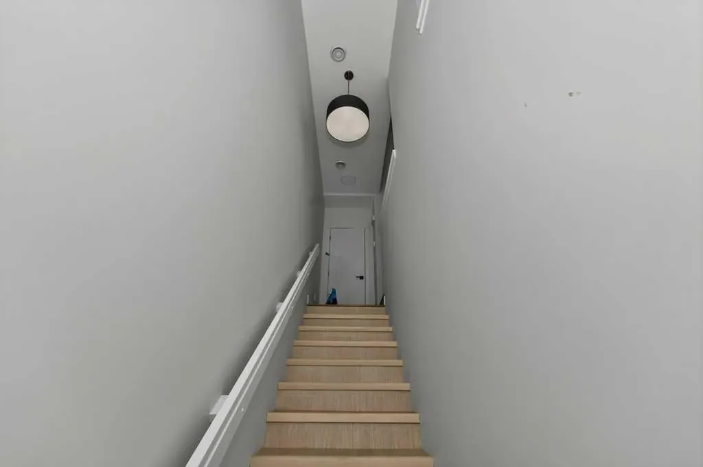 10060 46 Street NE Calgary AB T3J2H8