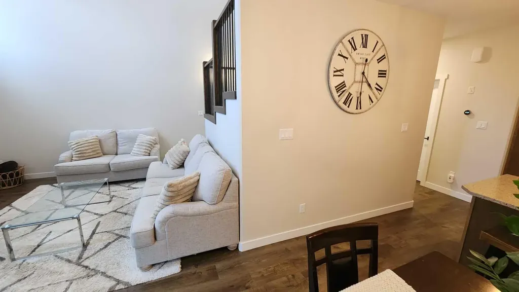 2723 45 Street S Lethbridge AB T1K 8J4