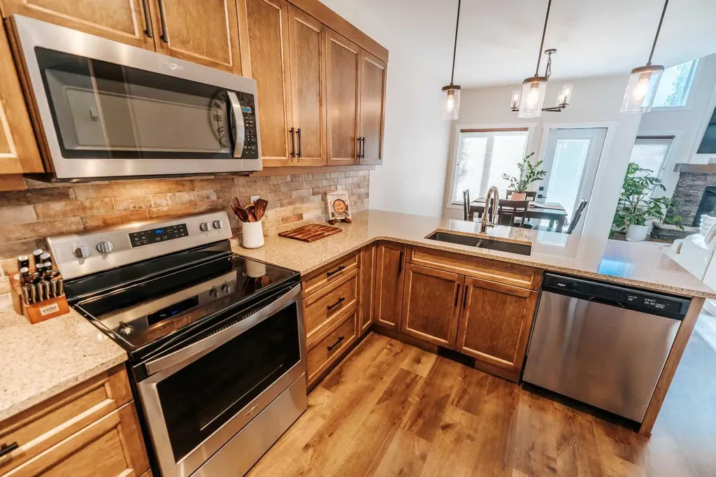 2723 45 Street S Lethbridge AB T1K 8J4