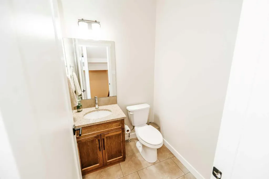 2723 45 Street S Lethbridge AB T1K 8J4