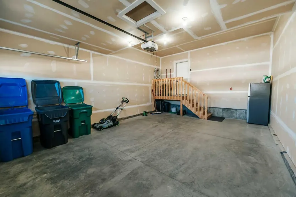 2723 45 Street S Lethbridge AB T1K 8J4