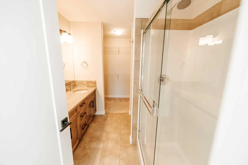 2723 45 Street S Lethbridge AB T1K 8J4