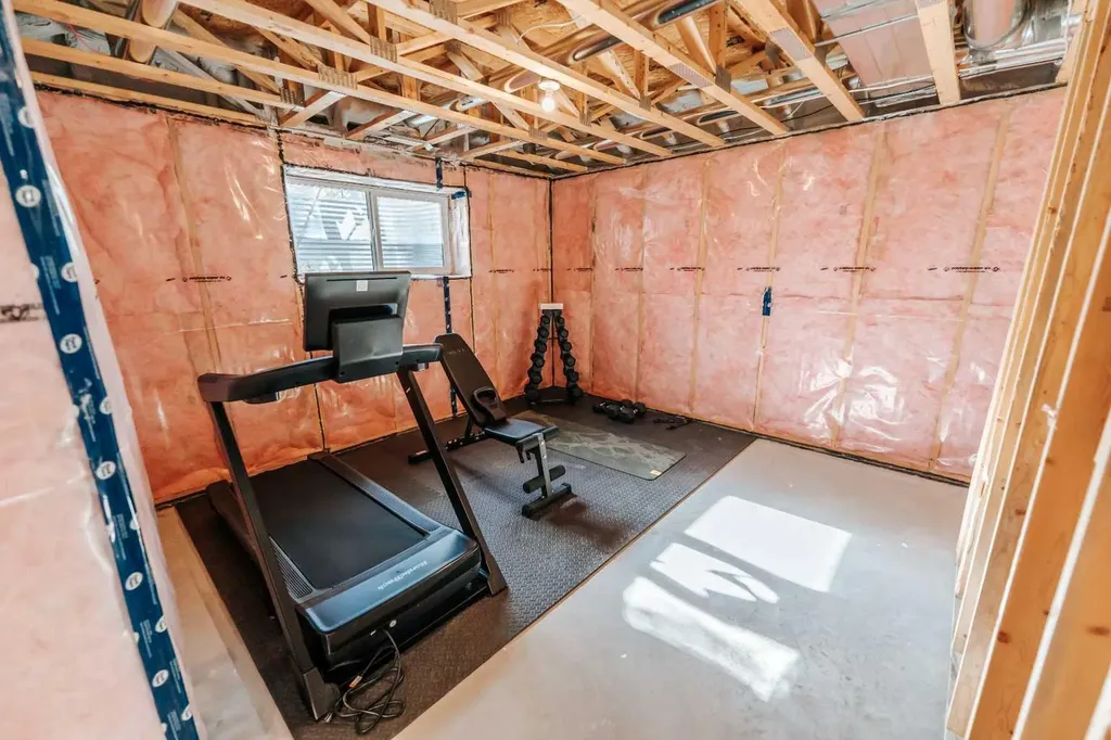 2723 45 Street S Lethbridge AB T1K 8J4