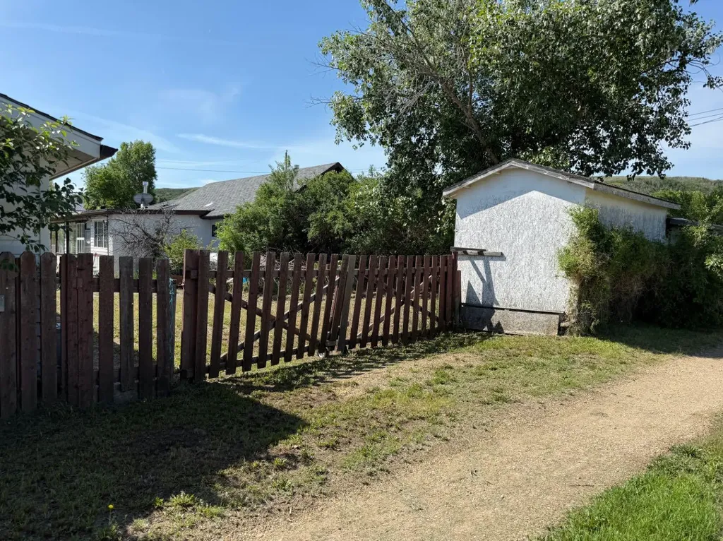 432 Center Street Cm Drumheller AB T0J2V0
