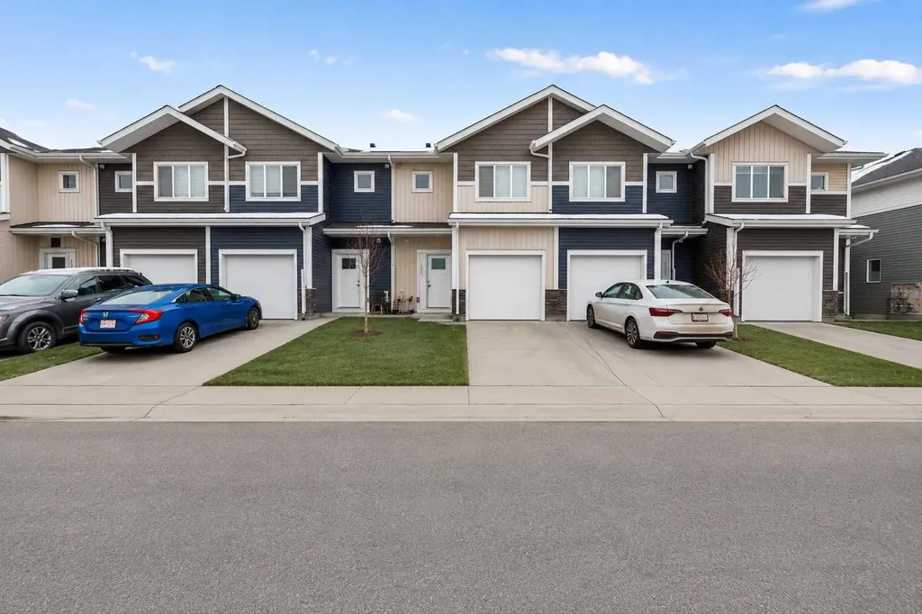 137 Red Embers Link NE Calgary AB T3N 2G4