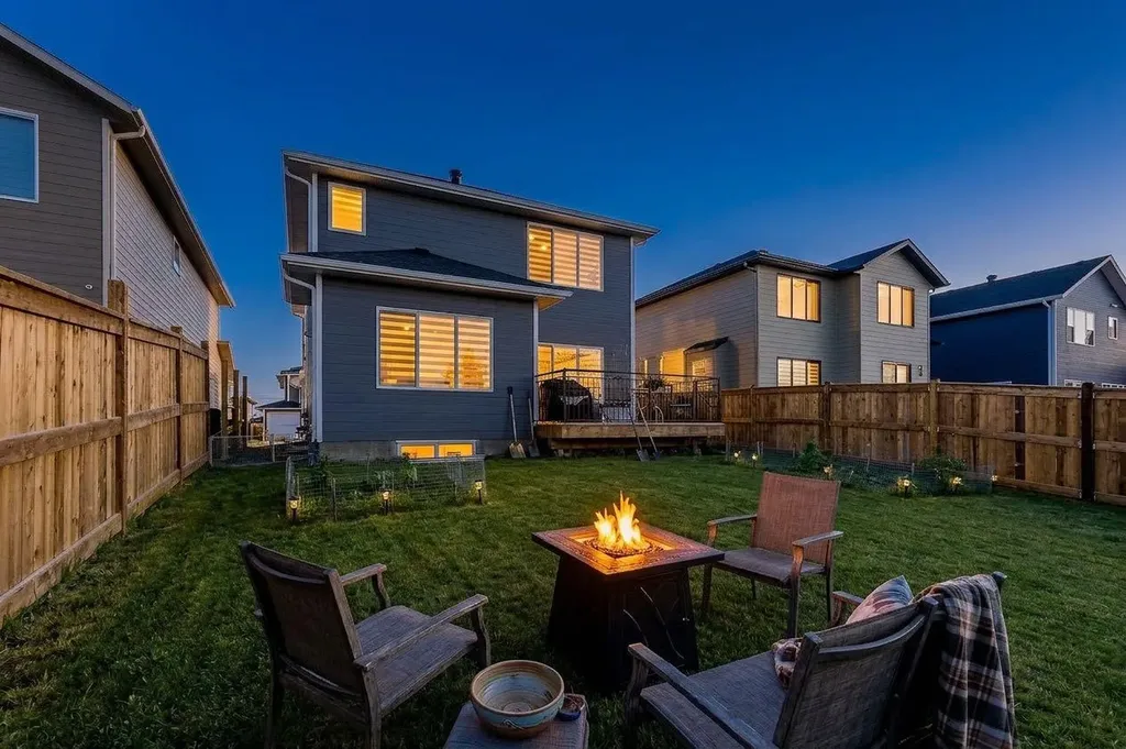 714 Mandalay Link Carstairs AB T0M 0N0