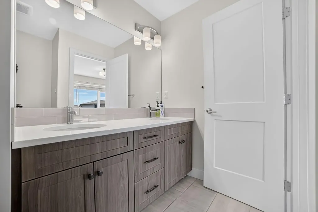 4319 Fairmont Gate S Lethbridge AB T1K 8J3