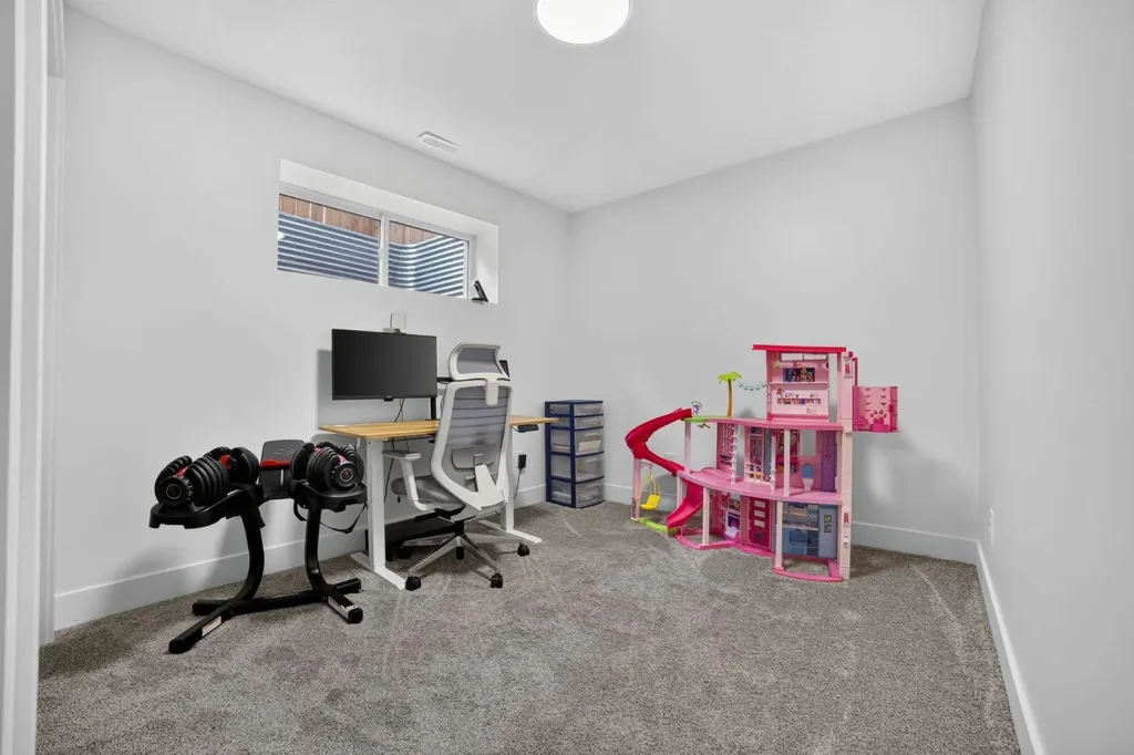 4319 Fairmont Gate S Lethbridge AB T1K 8J3