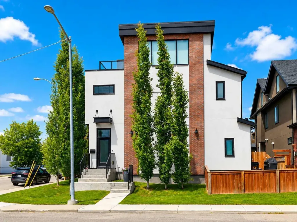 4929 20 Street SW Calgary AB T2T 5A4