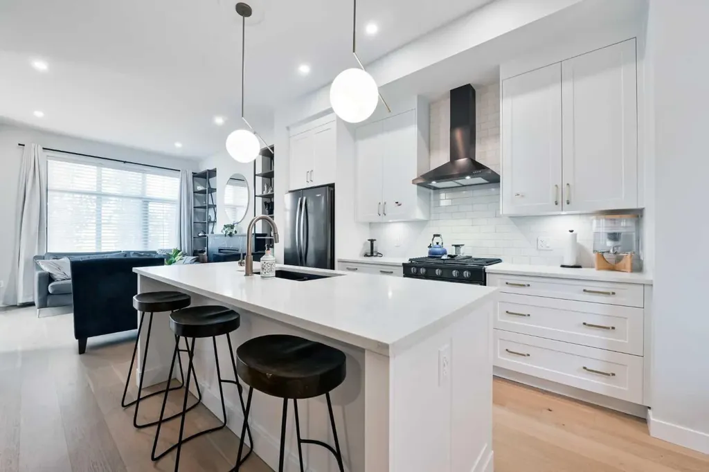 4929 20 Street SW Calgary AB T2T 5A4