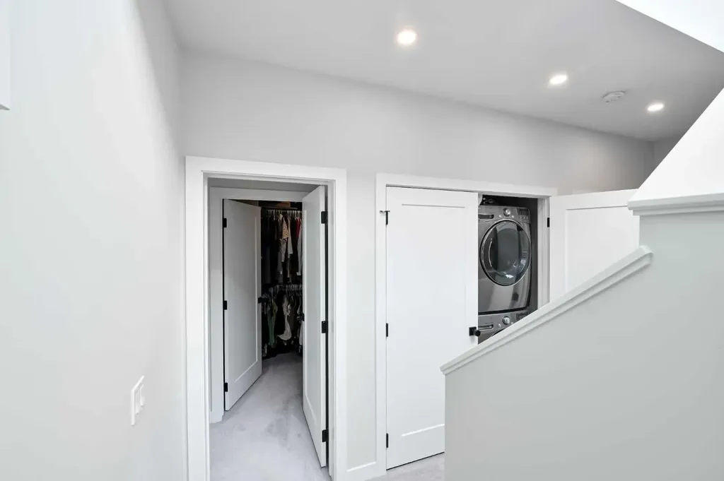 4929 20 Street SW Calgary AB T2T 5A4