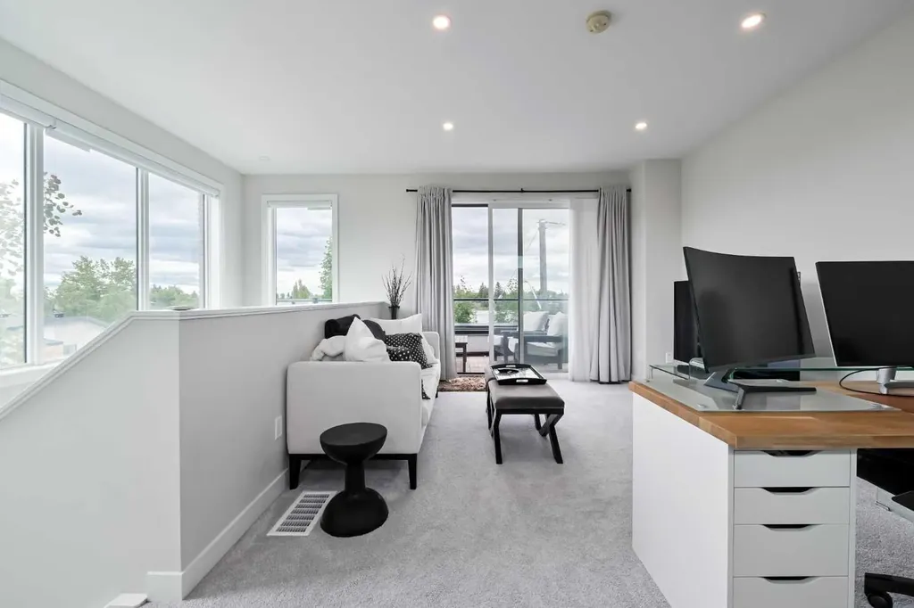4929 20 Street SW Calgary AB T2T 5A4