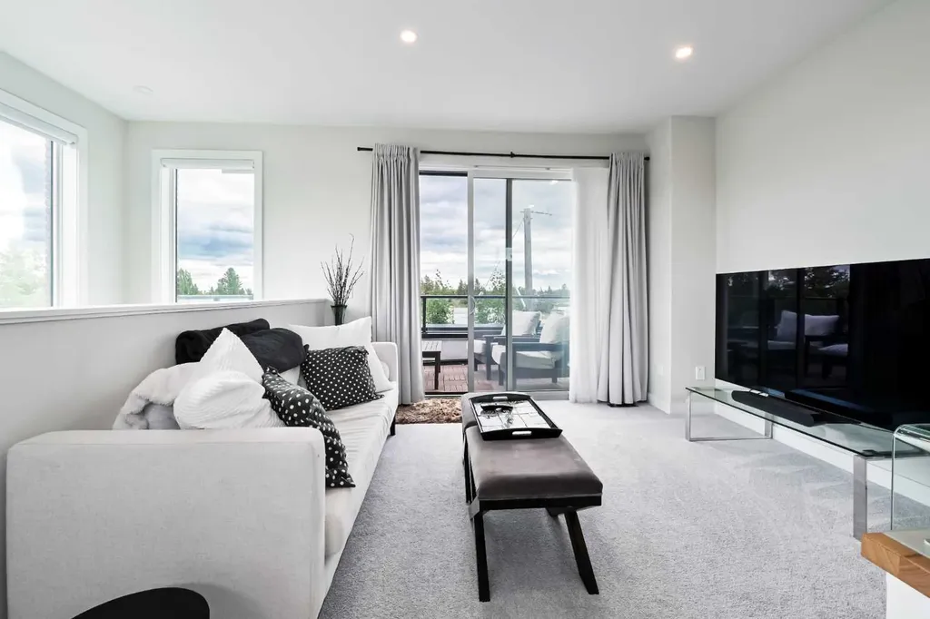 4929 20 Street SW Calgary AB T2T 5A4