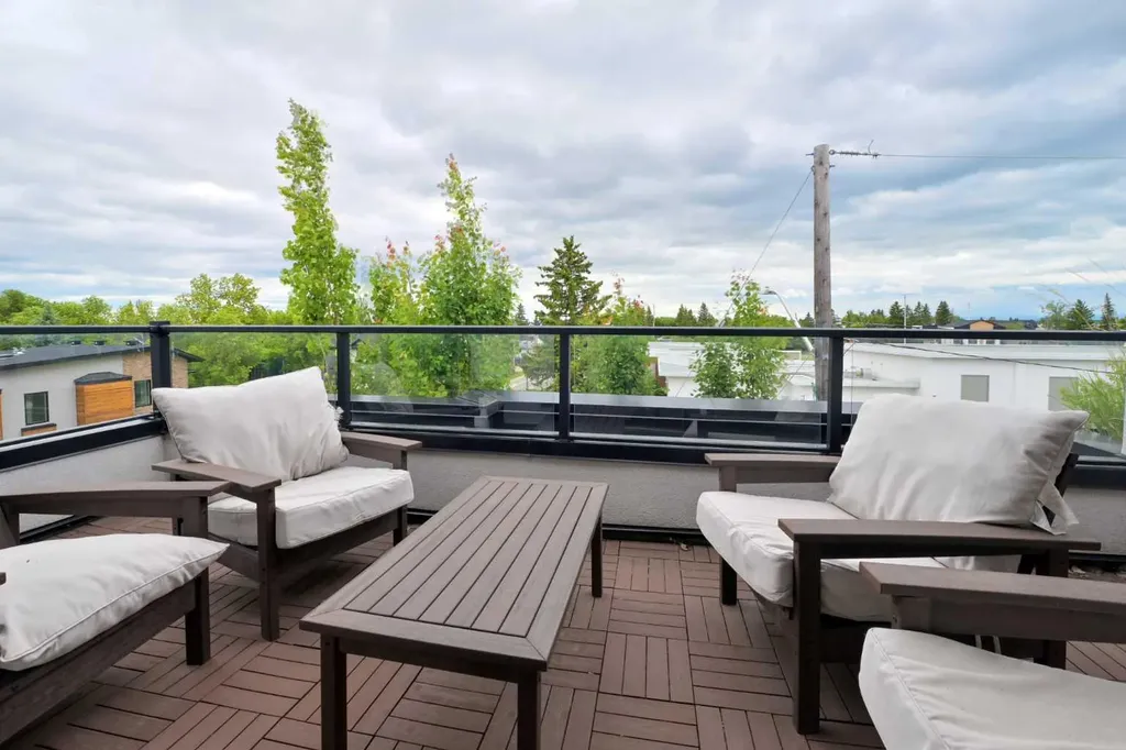 4929 20 Street SW Calgary AB T2T 5A4