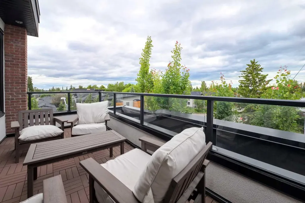 4929 20 Street SW Calgary AB T2T 5A4