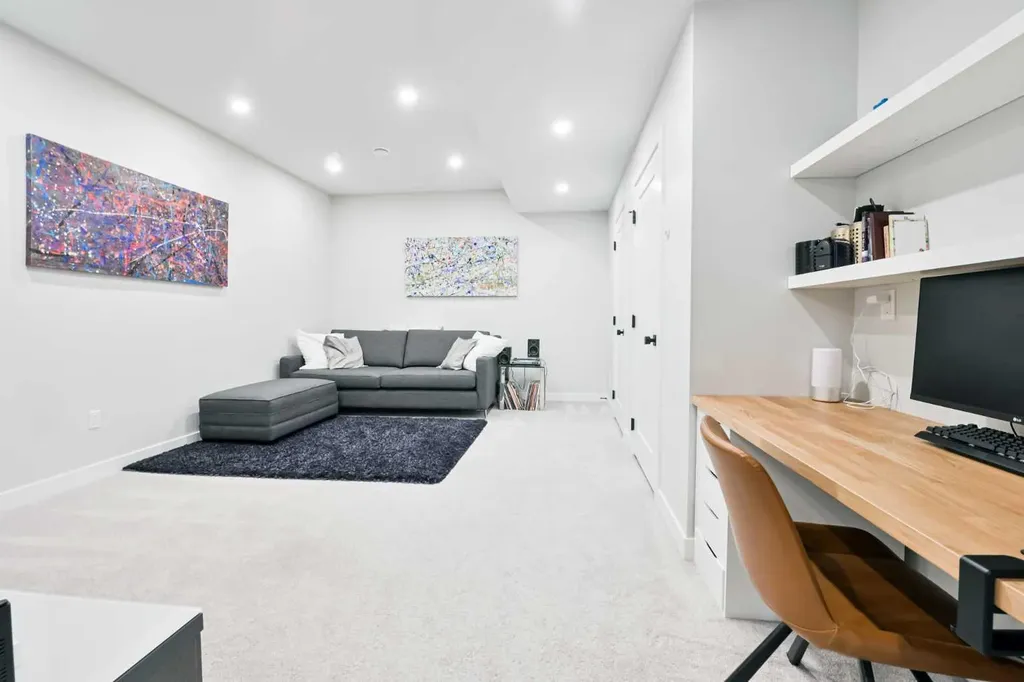 4929 20 Street SW Calgary AB T2T 5A4