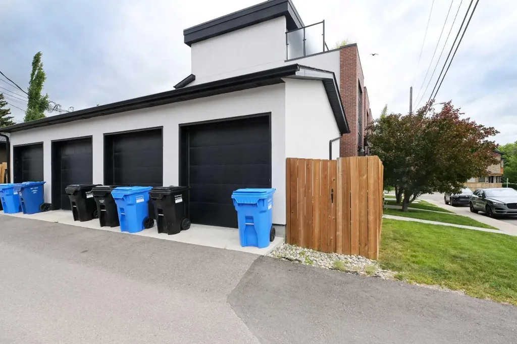4929 20 Street SW Calgary AB T2T 5A4