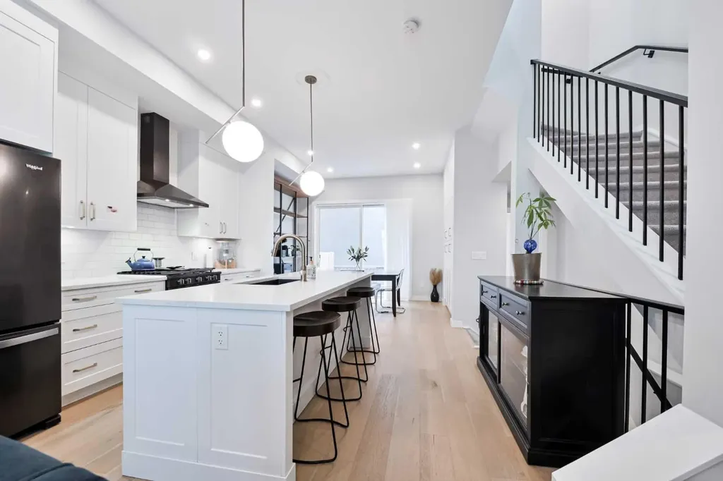 4929 20 Street SW Calgary AB T2T 5A4