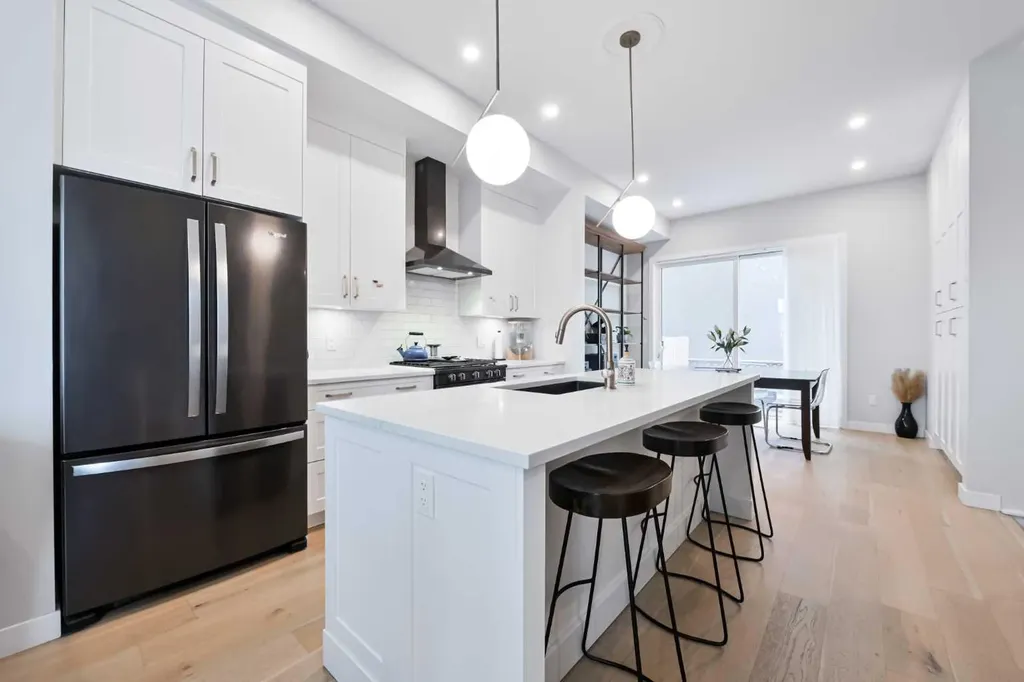 4929 20 Street SW Calgary AB T2T 5A4