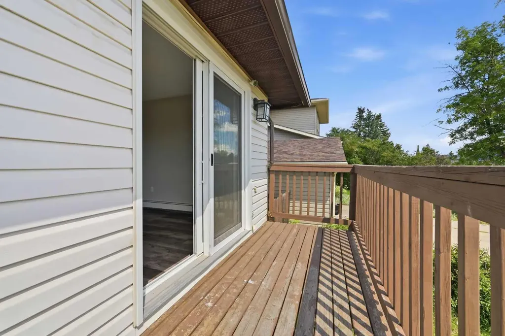 425 Big Springs Drive SE Airdrie AB T4A1A6