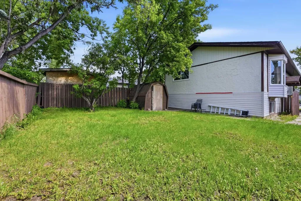 425 Big Springs Drive SE Airdrie AB T4A1A6