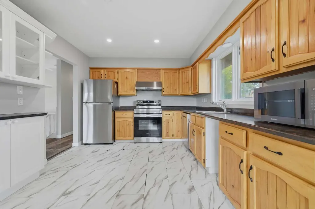 425 Big Springs Drive SE Airdrie AB T4A1A6