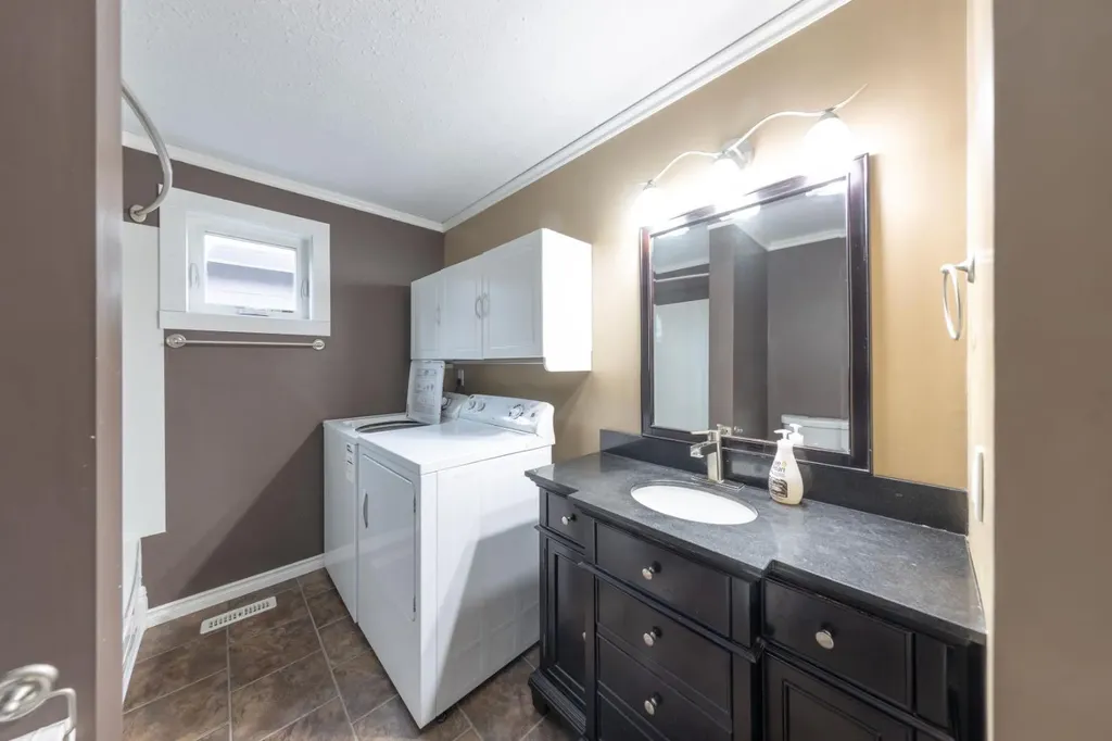 4717 49 Street Lloydminster SK S9V0L7