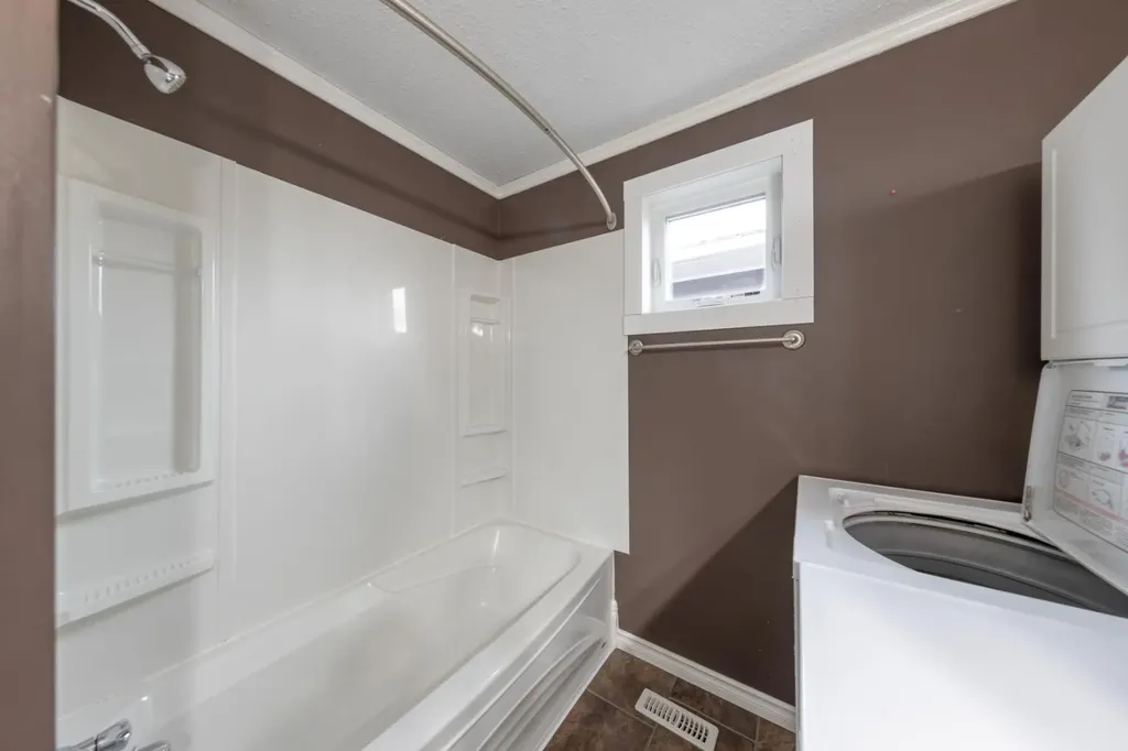 4717 49 Street Lloydminster SK S9V0L7