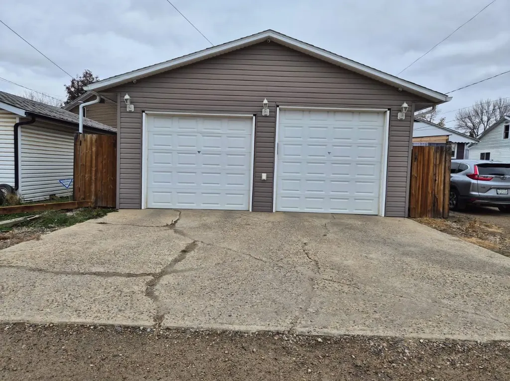 4717 49 Street Lloydminster SK S9V0L7