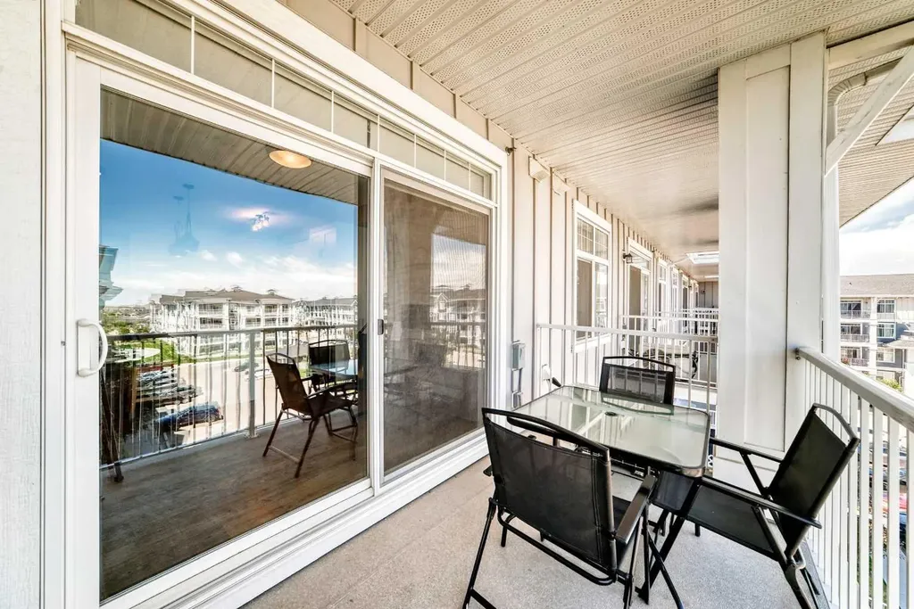 300 Auburn Meadows Common SE Calgary AB T3M 3E7