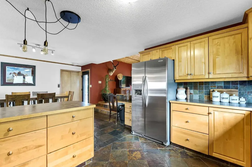 1174 16 Street NE Medicine Hat AB T1C1P9