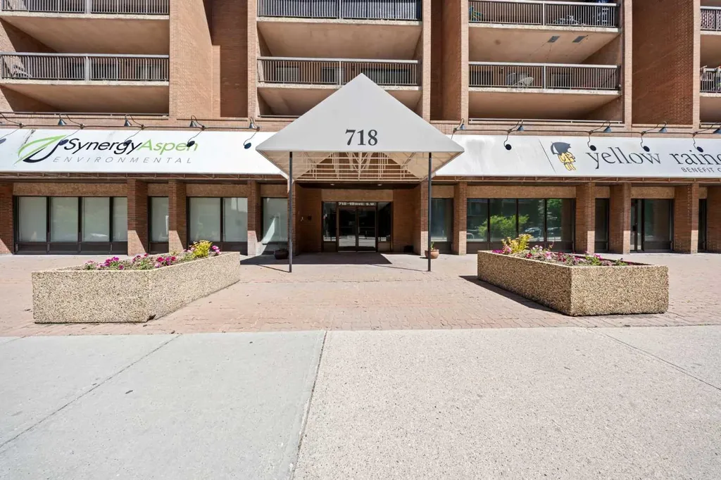 718 12 Avenue SW Calgary AB T2R 0H7