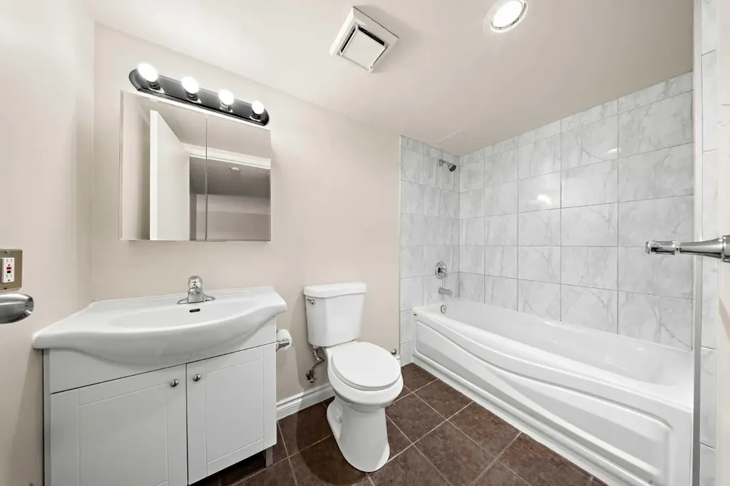 718 12 Avenue SW Calgary AB T2R 0H7