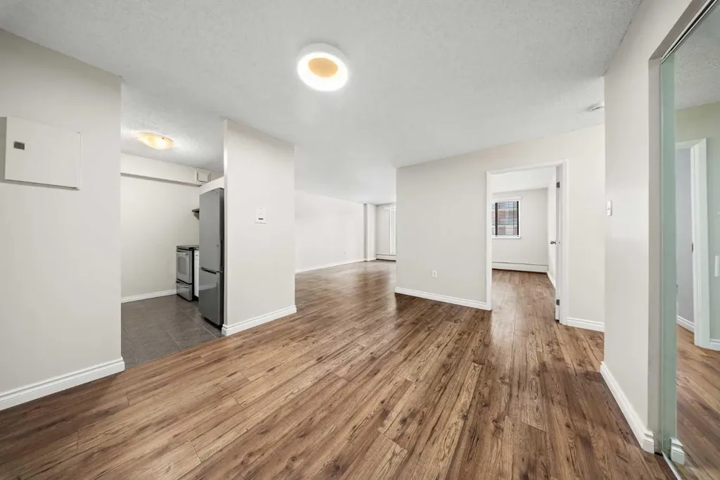 718 12 Avenue SW Calgary AB T2R 0H7