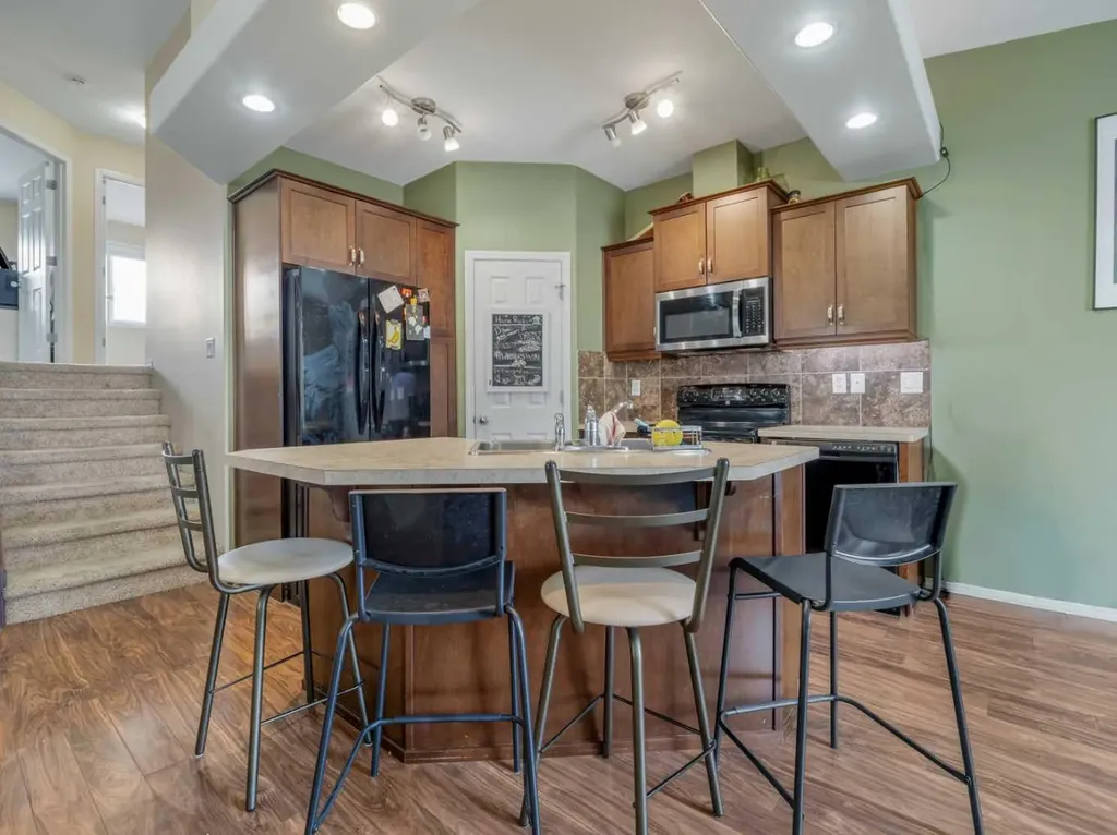 825 Silkstone Close W Lethbridge AB T1J 5C6